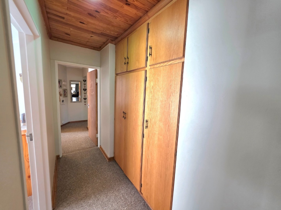 5 Bedroom Property for Sale in La Provance Free State